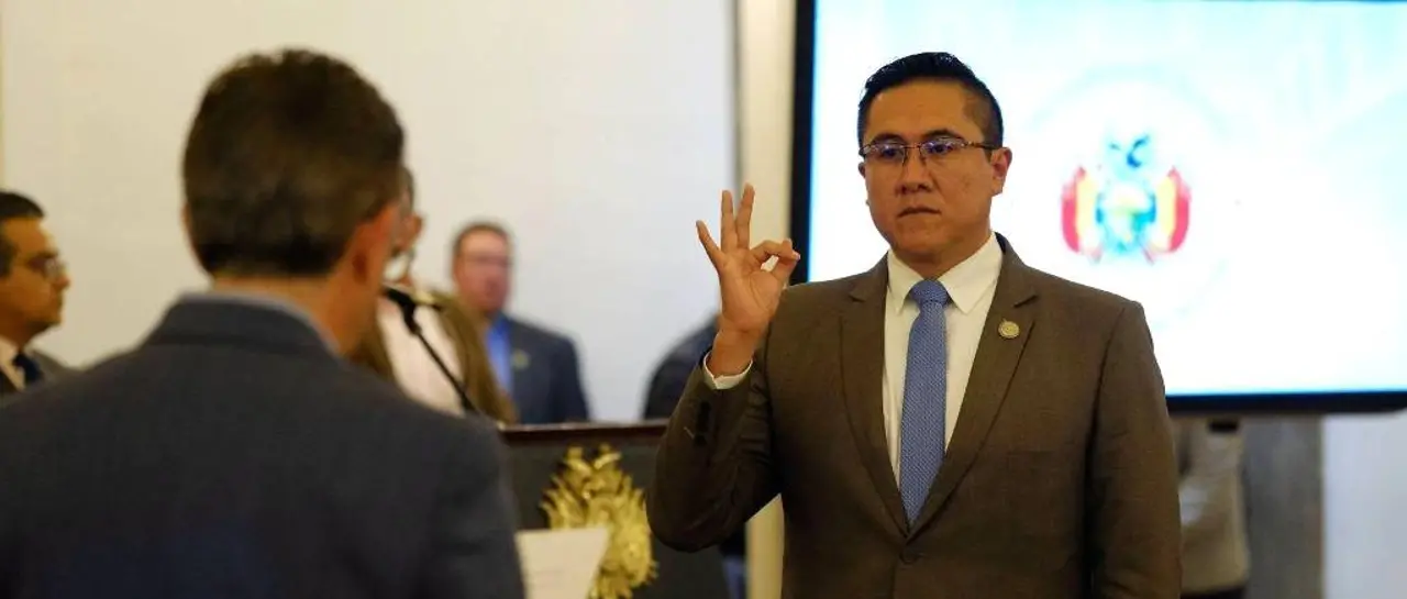 Ministro de Economía anuncia ajustes al decreto del diésel y afirma que buscará “que no se abrogue”